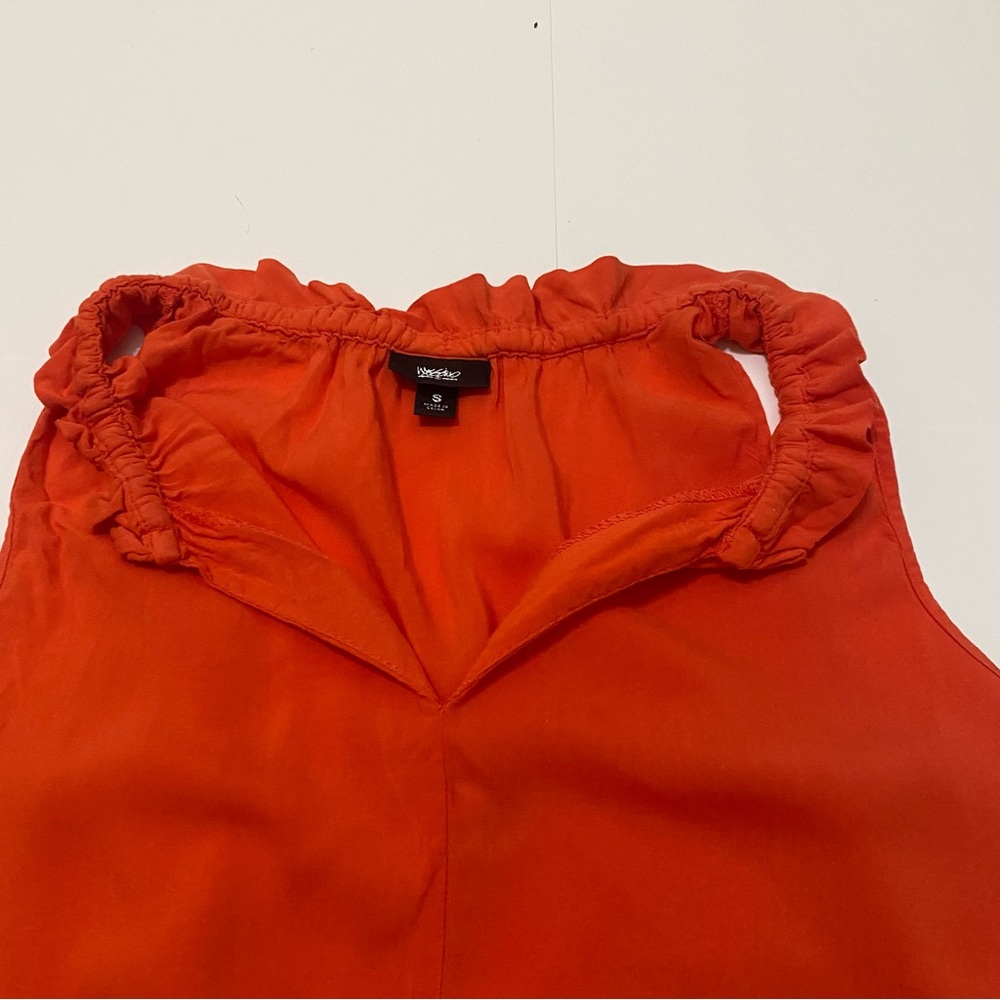 ⭐️ Mossimo size small orange no sleeve top - Picture 2 of 3